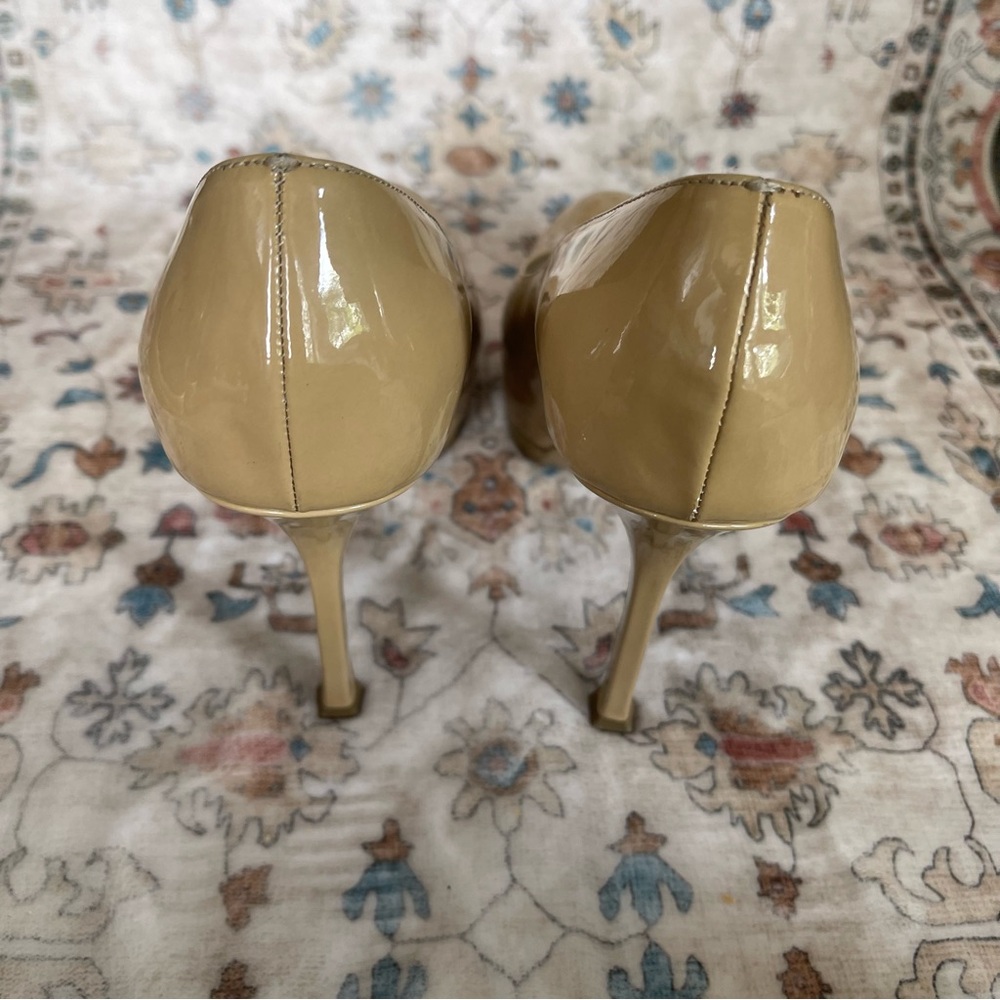 Yves Saint Laurent Tribtoo Tan Patent Heels - Picture 13 of 16